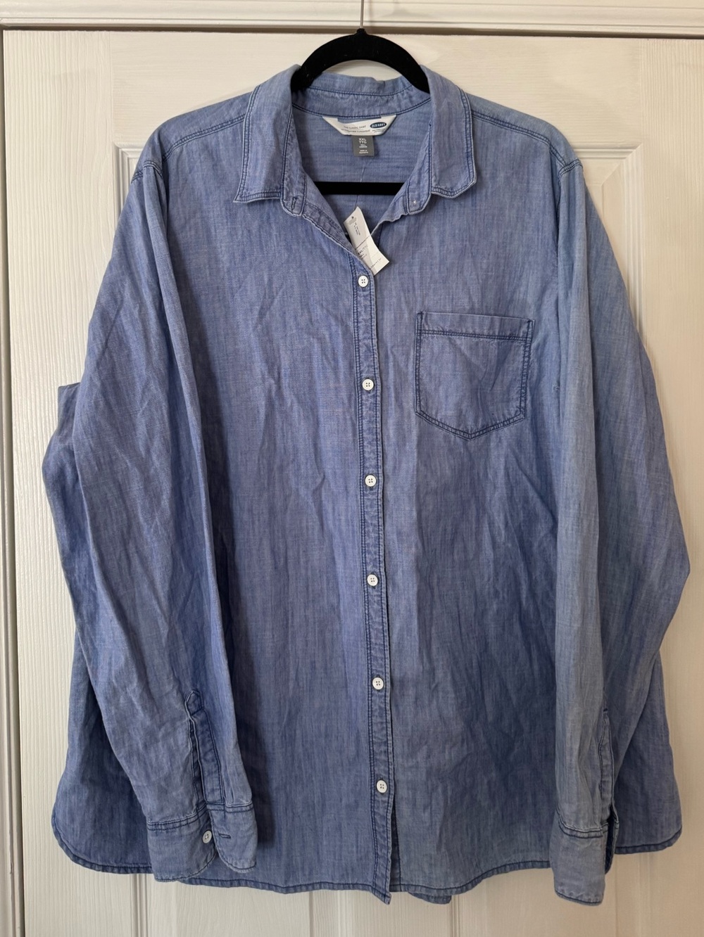 NWT Light Blue Chambray Women’s  Button-Up Shirt XXL